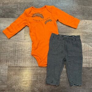 Carters Baby Halloween Two Piece Bat Outfit “Hanging With Family” Size 3 Months